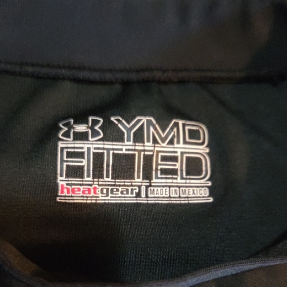 Kids Under Armour Black Long Sleeve Shirt Kids S/M - Picture 2 of 2